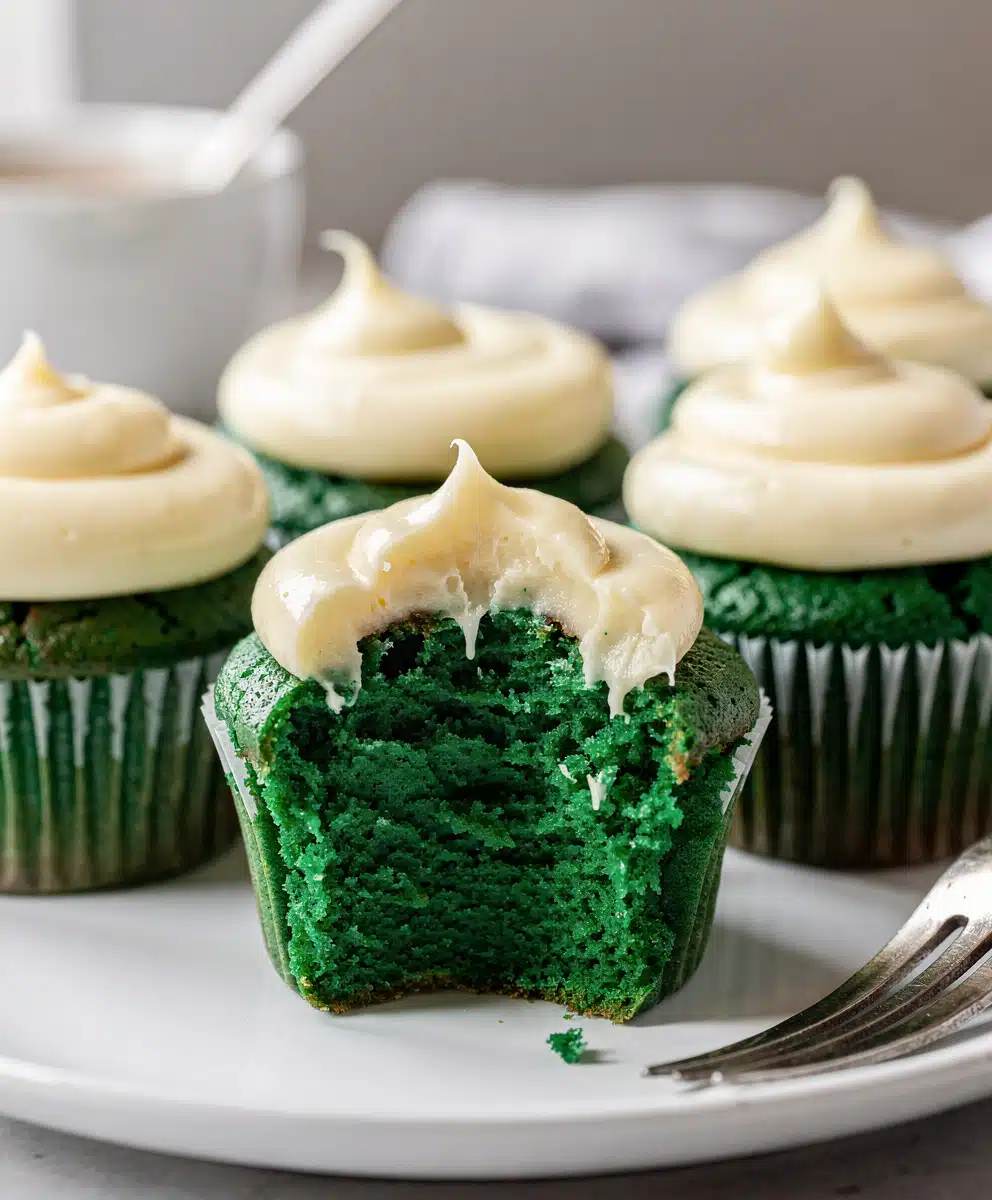 Green Velvet Cupcakes 6 Green Velvet Cupcakes featured image