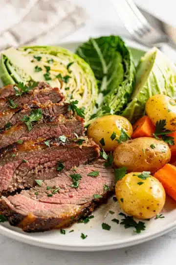 Slow Cooker Corned Beef Cabbage 13 Slow cooker corned beef cabbage recipe with tender brisket and vegetables.